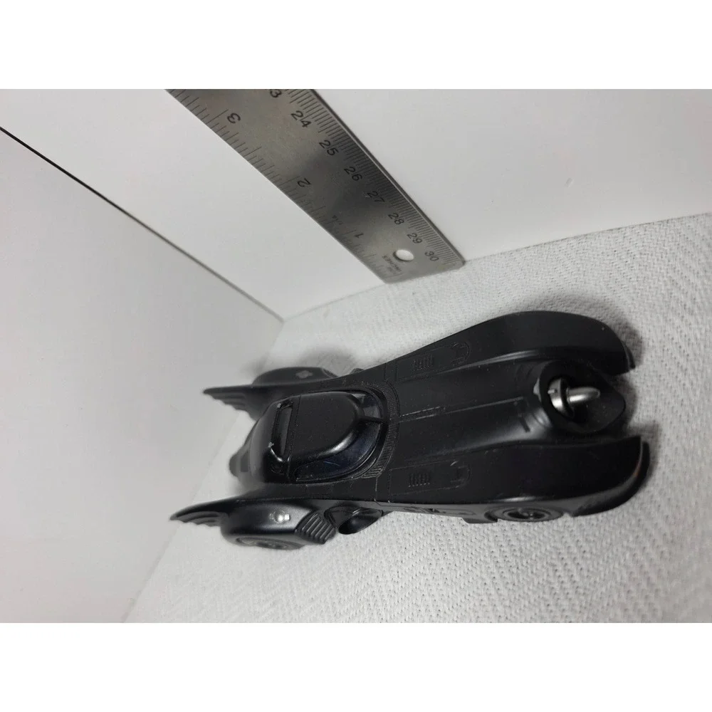 Jada Toys 1989 Batmobile diecast model car in a 1:32 scale